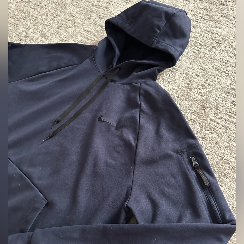 Nike Therma-FIT Training Pullover - Picture 4 of 9